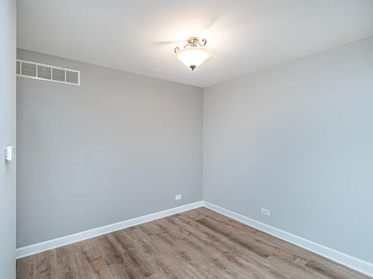 1851 Wellington Pl — Photo 8