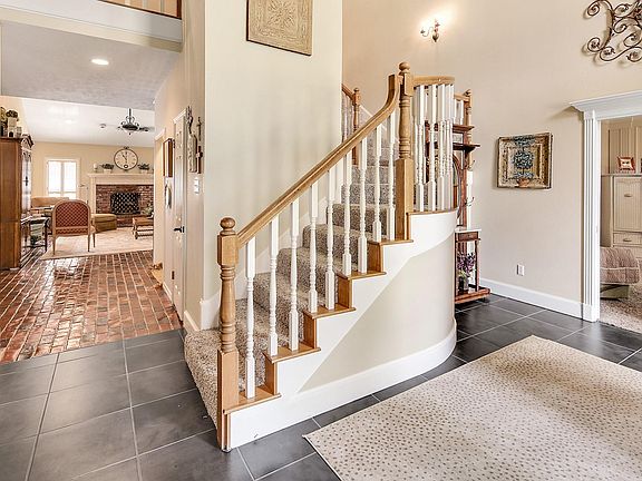 4th image of 1402 Millcreek Ct