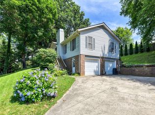 144 Cresthaven Dr, Clyde, NC 28721