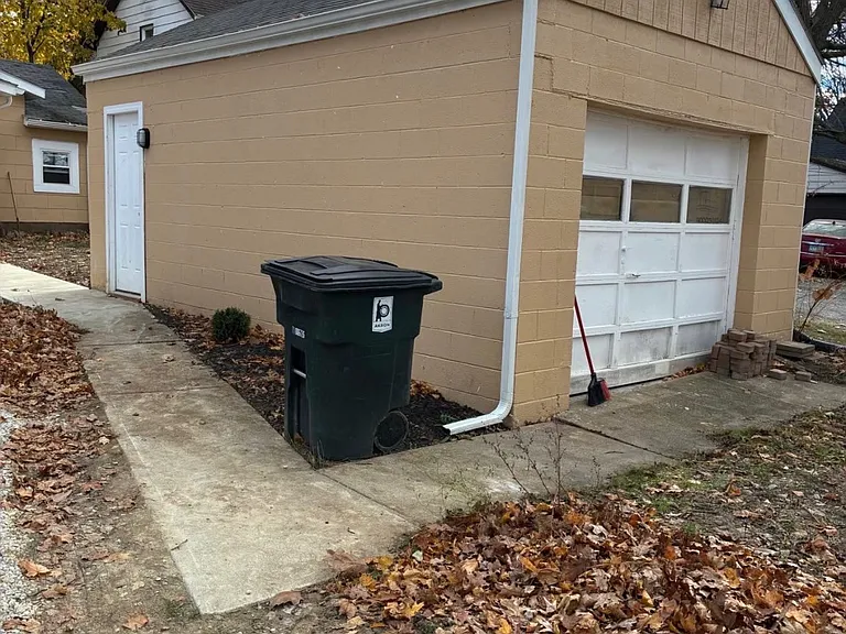1511 Tyler St — Photo 8