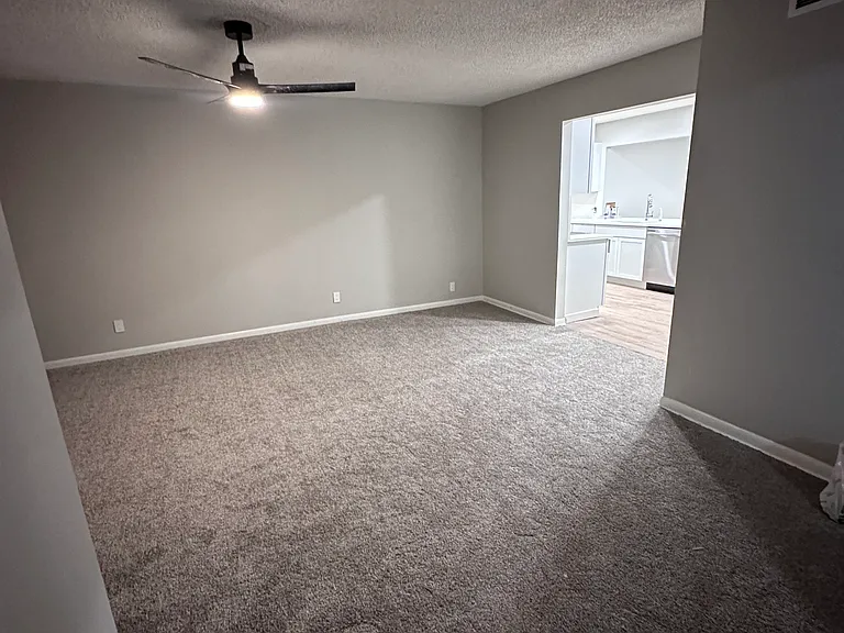 1404 Golf St — Photo 6