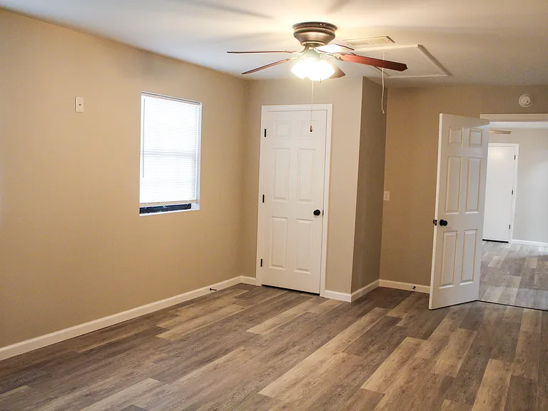 459 N Shiloh Ave — Photo 9