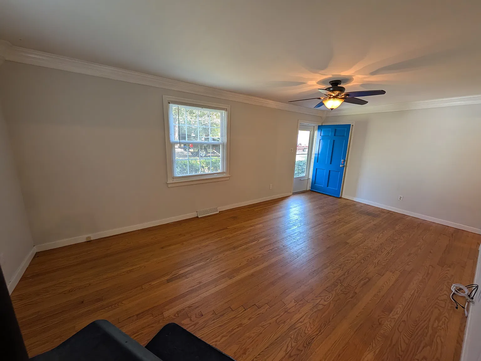 3 bed, 1020 sqft, $2,100 — Photo 2