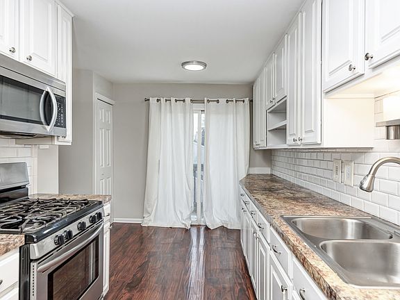 4th image of 1992 Tall Oaks Dr APT 3A