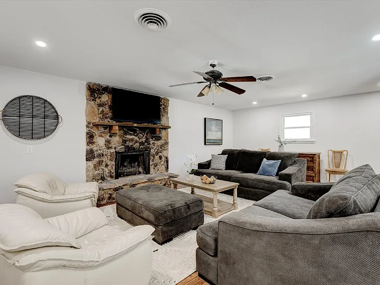 3511 Corto Ave — Photo 6