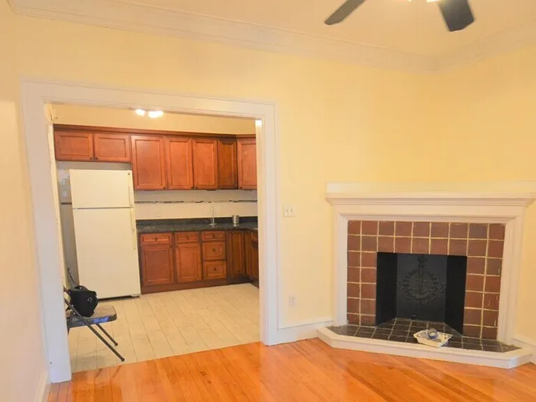 21 Park Vale Ave #11T — Photo 2