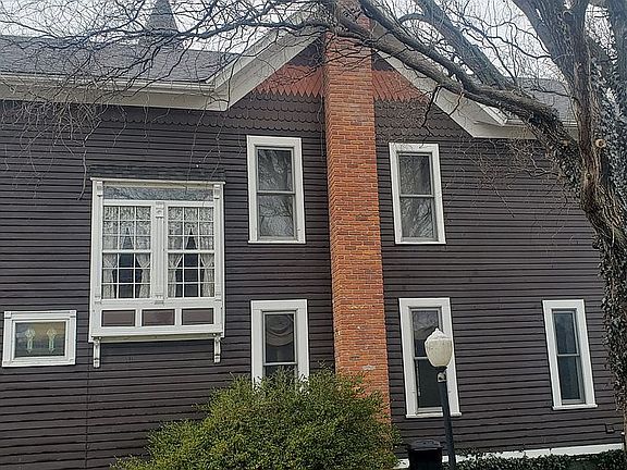 5th image of 224 S Main St