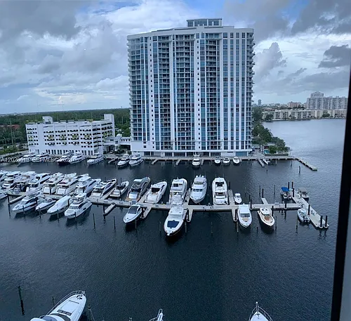 17111 Biscayne Blvd Photo 1