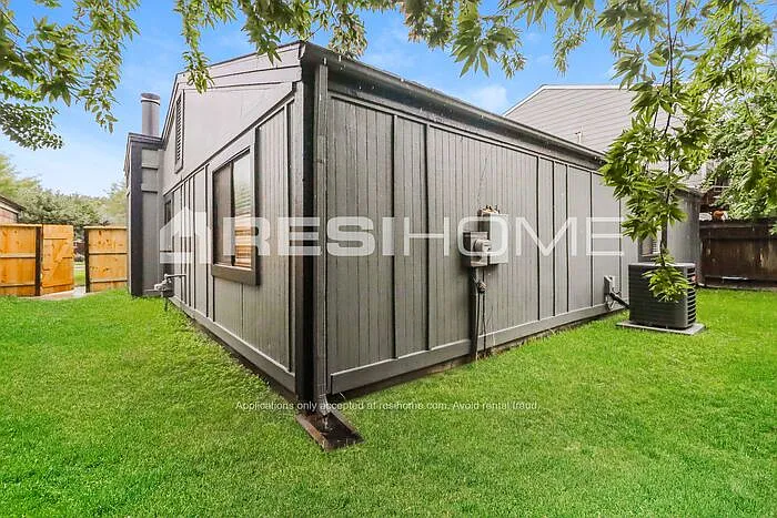 6327 Dawnridge Dr — Photo 13
