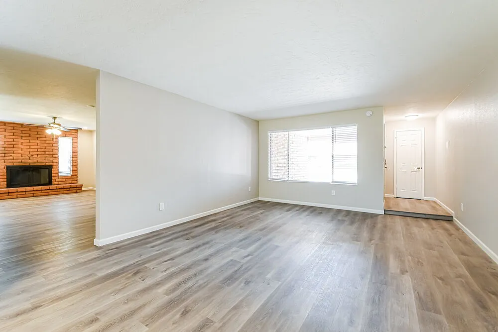 4 bed, 2.0 bath, 2196 sqft, $2,580 — Photo 3
