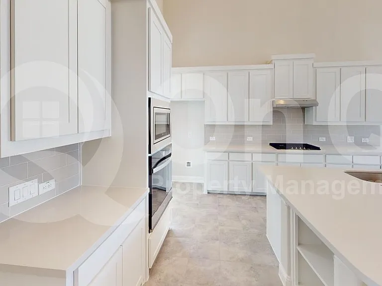 8407 Cornerstone Dr — Photo 3