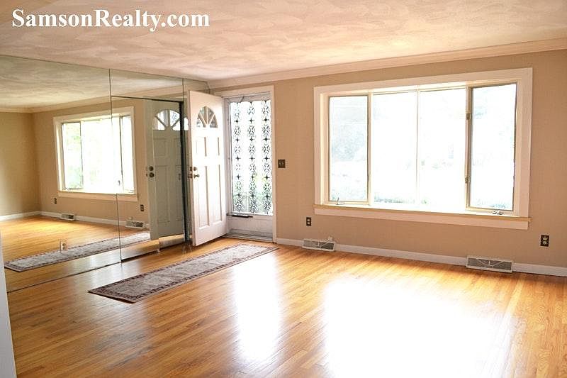 1st image of 68 Birchwood Ln
