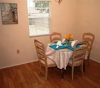 4th image of 708 Clarendon Ave