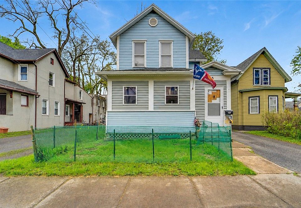 1st image of 28 Myrtle St
