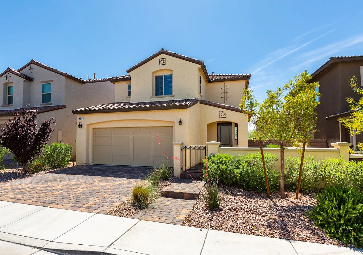 Cadence - Stylish Two Story, 4 Bd, 2.5 Ba, Home With Yard — Photo 3