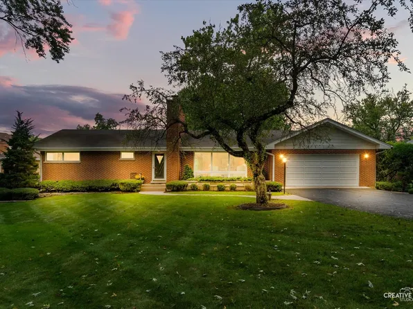 22W126 Buena Vista Dr, Glen Ellyn, IL 60137
