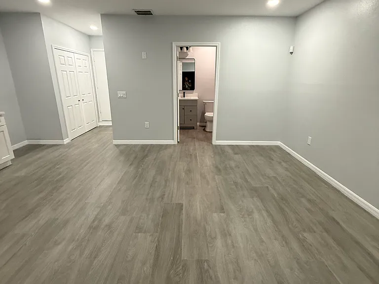 2222 Hamlin Trl — Photo 5