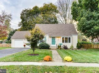 39 Grandview Ave, Hamilton, NJ 08620