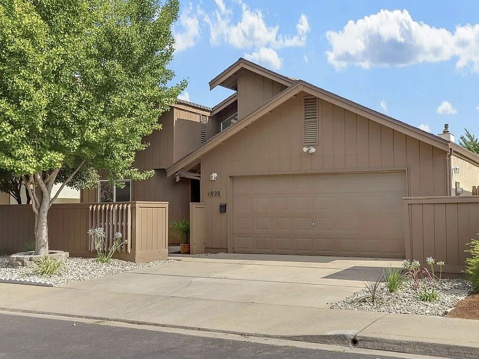 1st image of 1828 Oak Leaf Dr