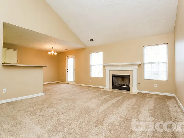 520 Gatewood Dr — Photo 2