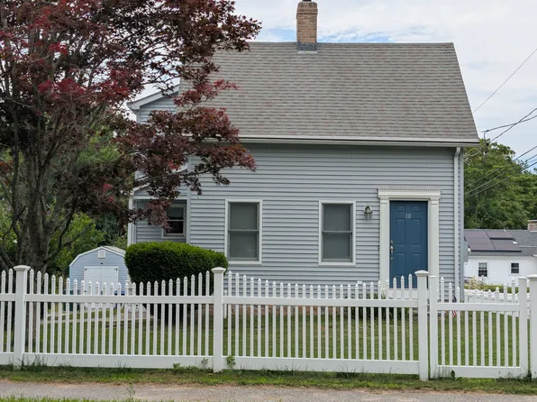 10 Shore Rd, Waterford, CT 06385