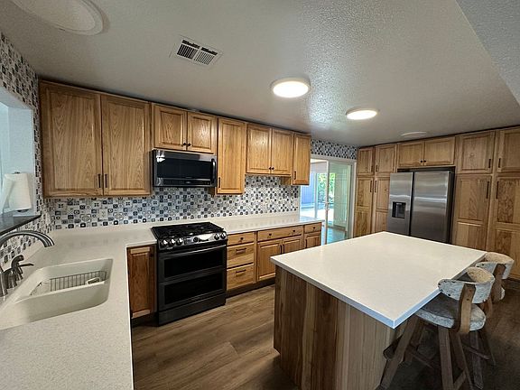 2nd image of 3837 S Verde Vista St