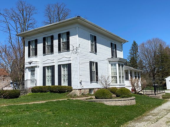 2nd image of 420 Evans St