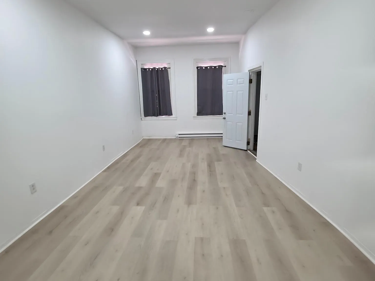 2 bed, 900 sqft, $1,400 — Photo 3