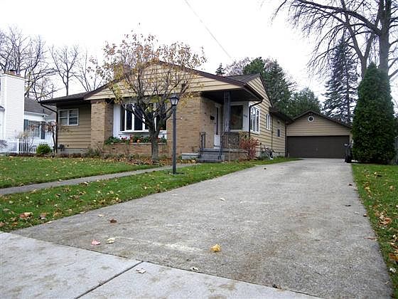 1st image of 206 Main St
