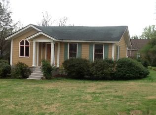 402 S Lyles Ave, Landrum, SC 29356