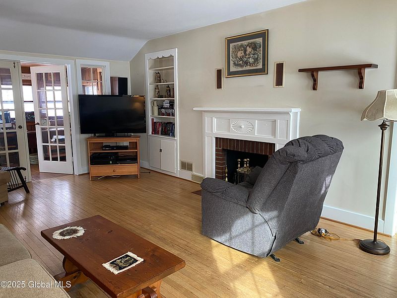 2nd image of 22 Richmond Avenue