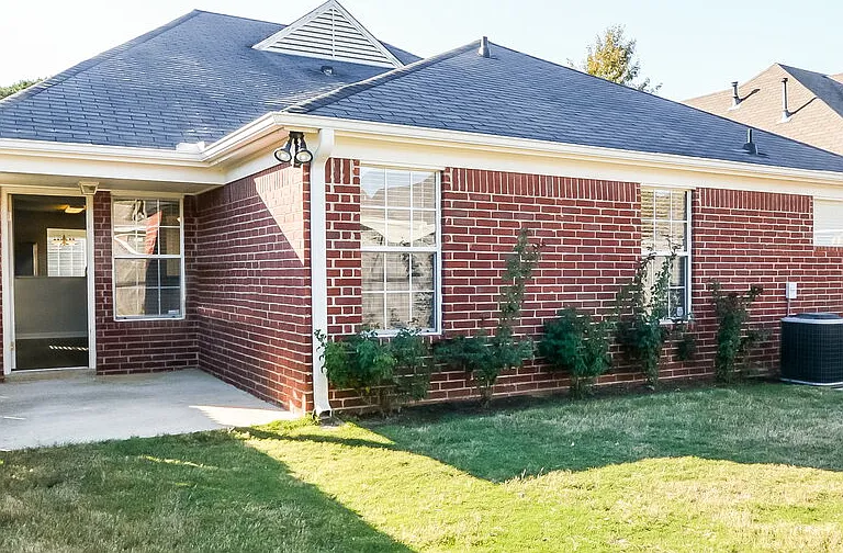 8334 Regal Bend Dr — Photo 15