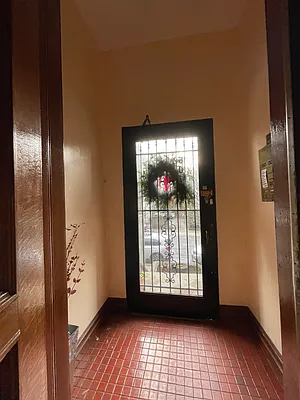 Rented by Compass | media 51