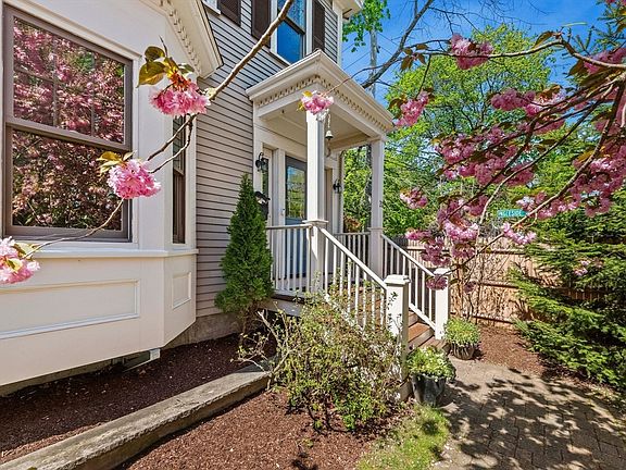 3rd image of 20 Maple St