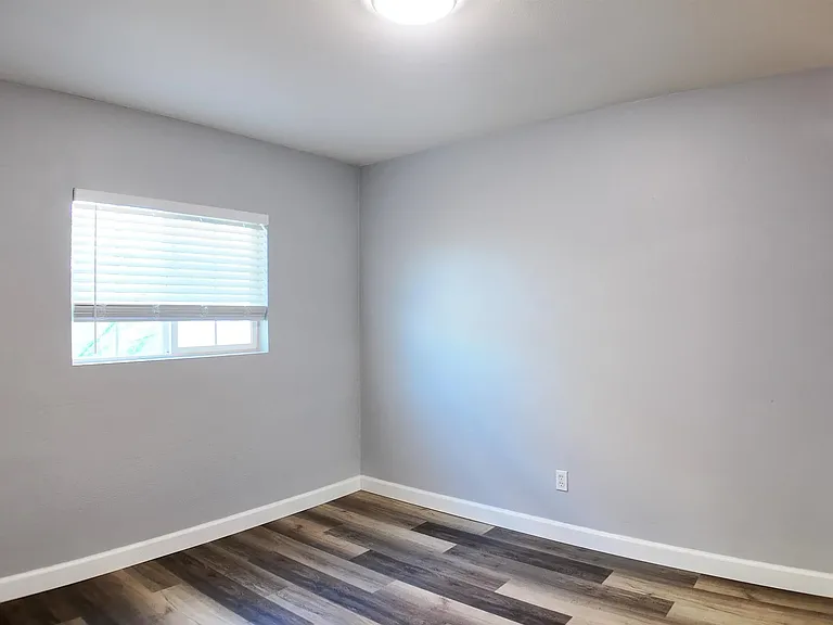 3934 Marine View Ave #39343934-1/2 — Photo 13