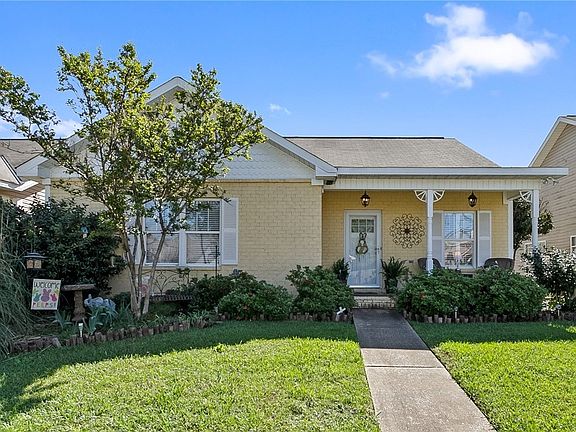 2nd image of 6204 Mimosa Gardens Cir