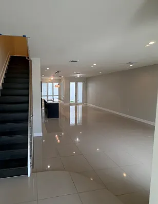 6440 NW 103rd Psge — Photo 3