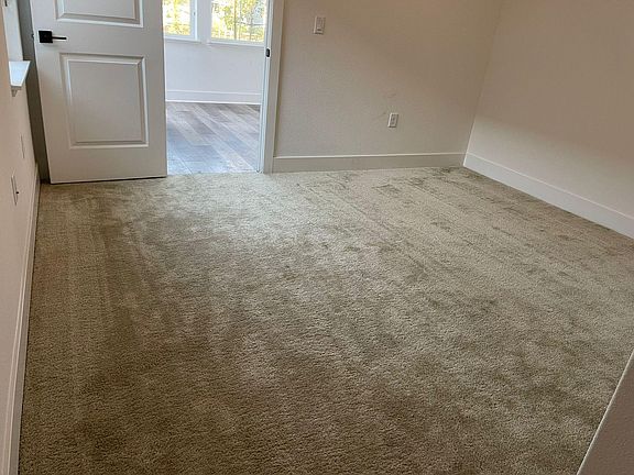 4th image of 2882 Tacoma Dr