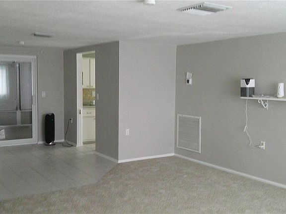 5th image of 1203 Chancellor Dr