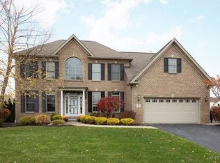 82 Arcadian Dr, Buffalo, NY