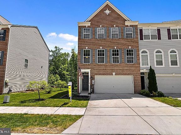 2nd image of 611 English Ivy Way