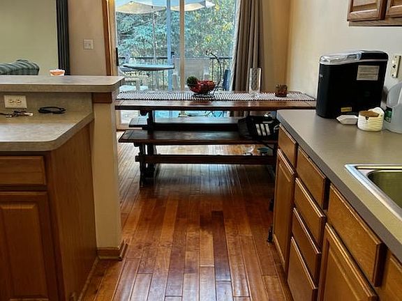 Kitchen & dining