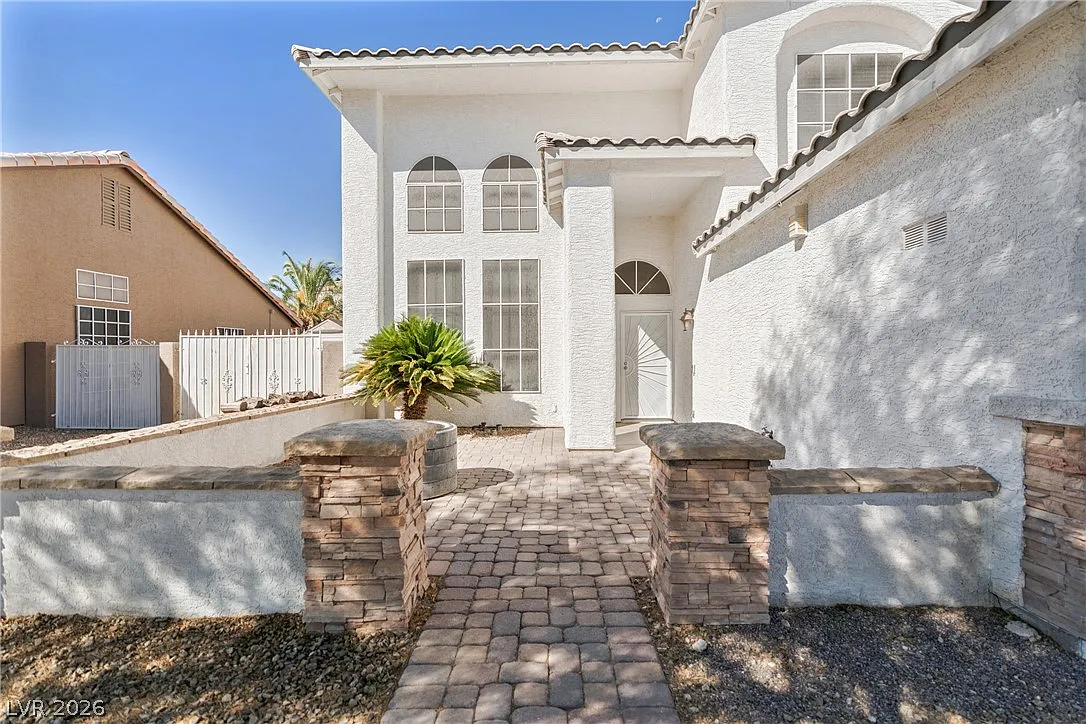 4 bed, 4.0 bath, 2514 sqft, $3,195 — Photo 2