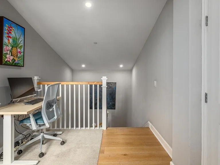 7801 Whimbrel Ln — Photo 6