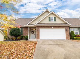 717 Mountainoak Ln, Powell, TN 37849