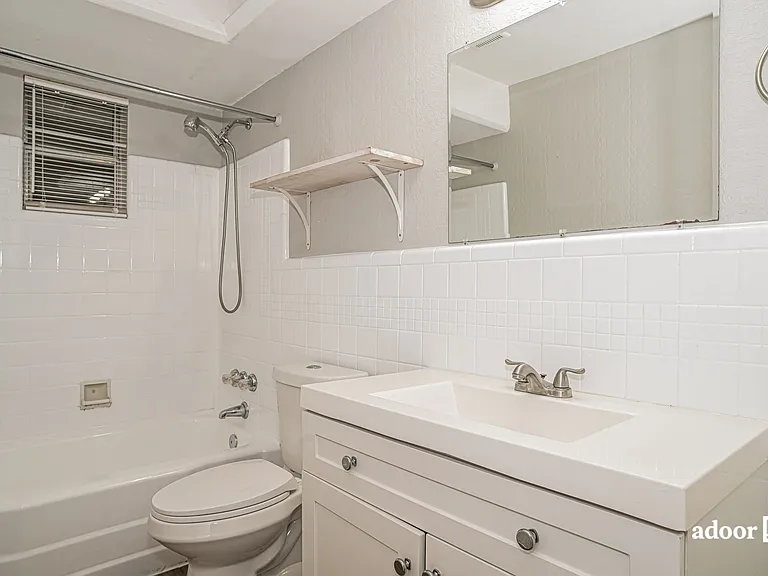 7720 Lazeau Dr — Photo 10