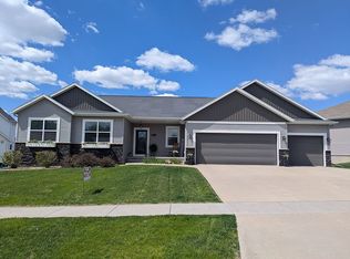 719 Raymond Dr, Solon, IA 52333