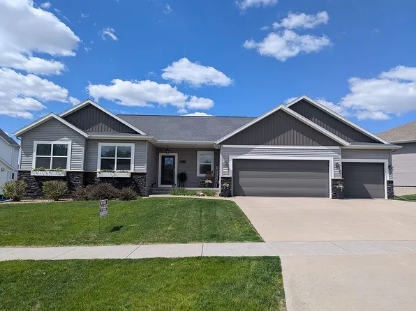 719 Raymond Dr, Solon, IA 52333