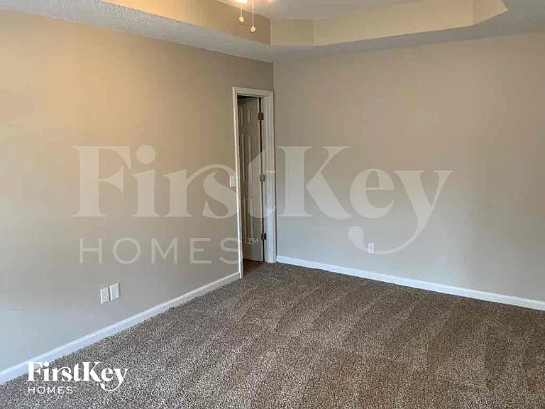 82 Broadlands Dr — Photo 3