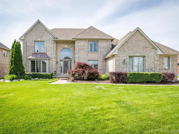4380 Allegheny Dr, Sterling Heights, MI 48314